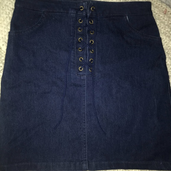 Lace up mini skirt - Picture 1 of 3
